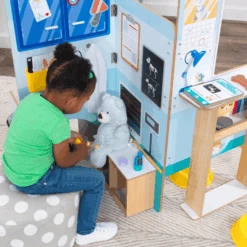 Kidkraft ® Let's Pretend™ Vet Pop Up -Tienda De Juguetes Para Niños kidkraft lets pretend vet pop up a410343 3
