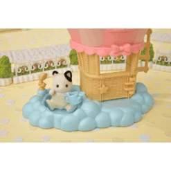 Sylvanian Families ® Casa De Juegos Con Globos Para Bebés Con Figura 9 Sylvanian Families ® Casa De Juegos Con Globos Para Bebés Con Figura -Tienda De Juguetes Para Niños sylvanian families casa de juegos con globos para bebes con figura a334437 4